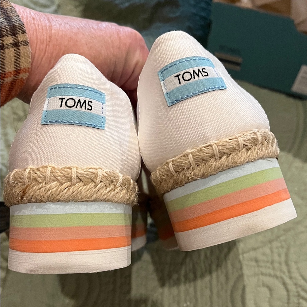 TOMS Classic White Canvas Slip-Ons - Picture 4 of 7